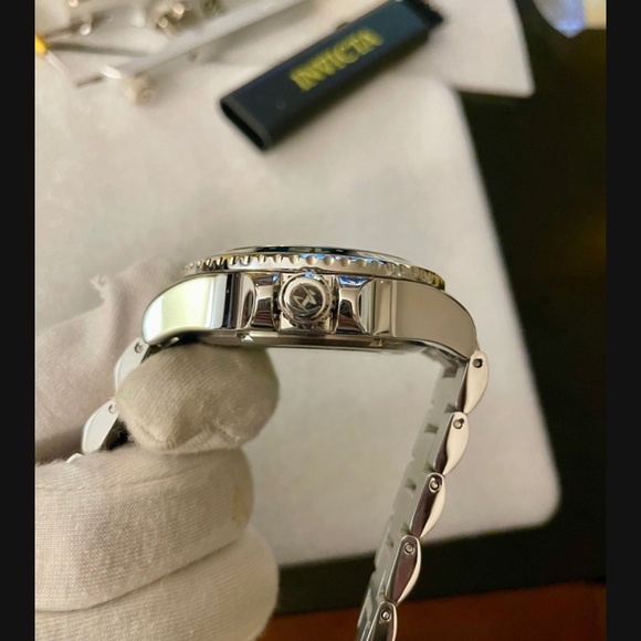Invicta Reserve 34201 Genuine Meteorite Dial Watch - Picture 4 of 12